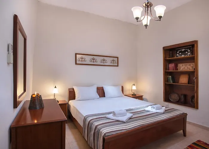 Feneri Traditional House Apt 1- 20\' From Elafonisi Beach